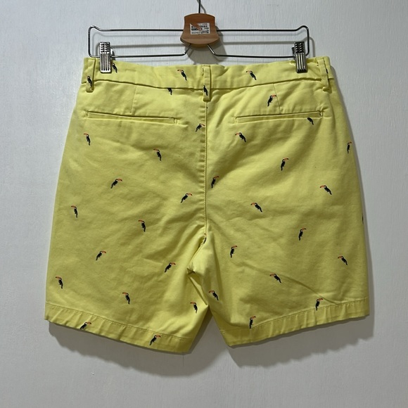 ST. JOHNSBAY MENS CASUAL SHORTS YELLOW TOUCAN PRINT Sz 32 - Picture 2 of 10